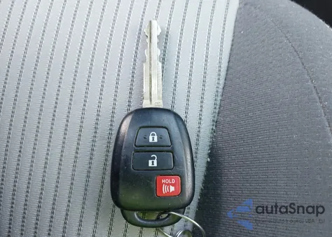 2014 Toyota Rav4 Xle z USA, uszkodzony, nr VIN JTMRFREVXEJ008218